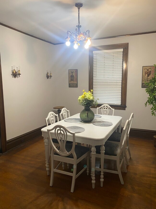 Building Photo - 301 Bingham Ave