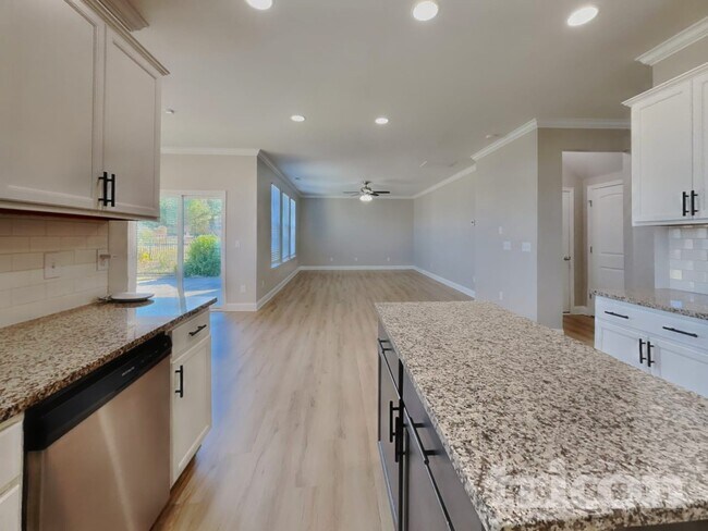 Building Photo - 50 Gallery Park Dr