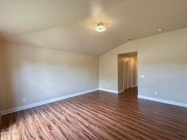 Building Photo - 4020 Millicent Cir