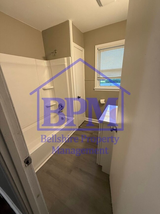 Building Photo - 407 Dorris Ave