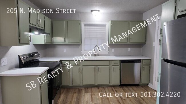 Building Photo - 205 N Madison St