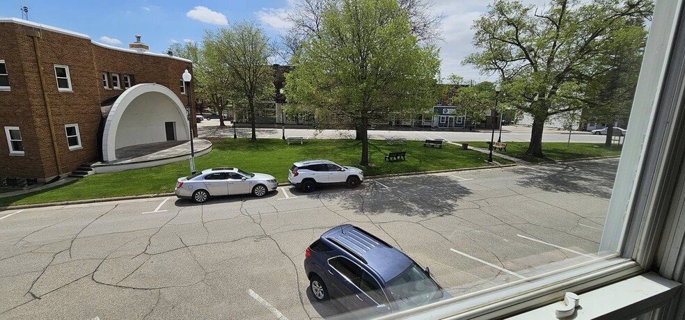 Building Photo - 731 Park Ave