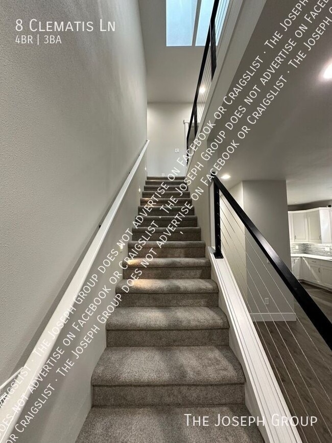 Building Photo - 8 Clematis Ln