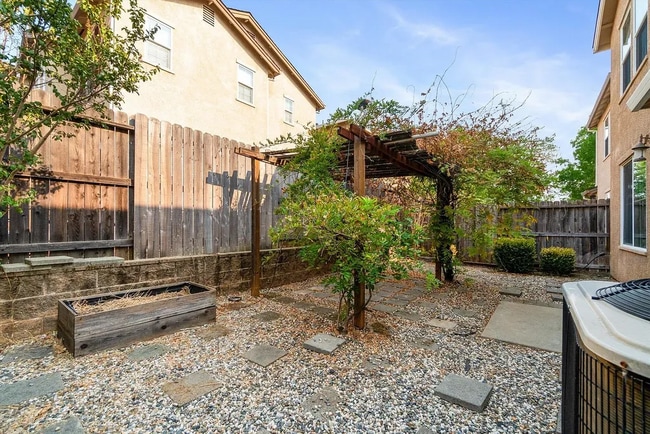 Building Photo - 2185 Tuscany Way