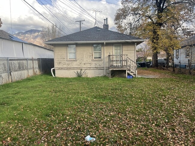 Building Photo - 266 S 900 W