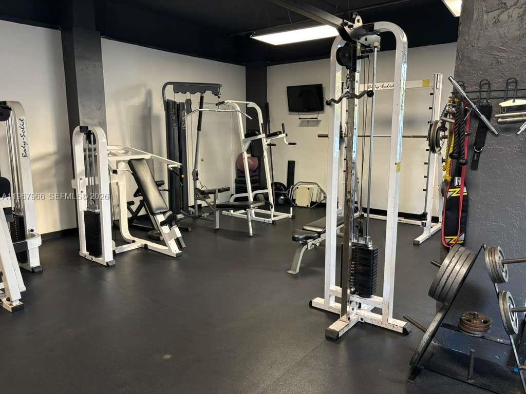 Building Photo - 150 SE 25th Rd