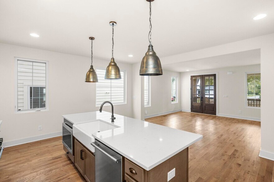 Building Photo - 337 Gatewood Ave