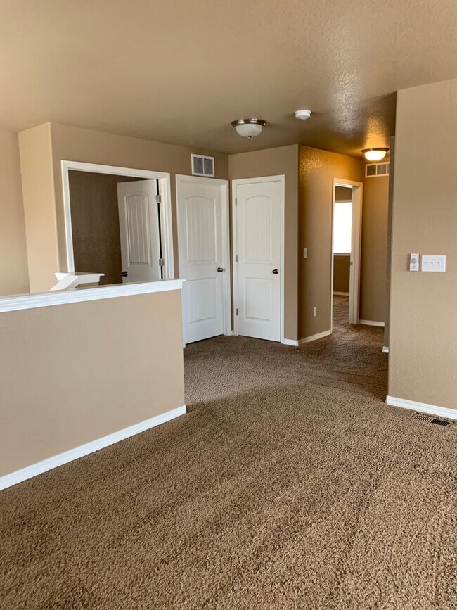 Building Photo - 1004 Diamond Rim Dr