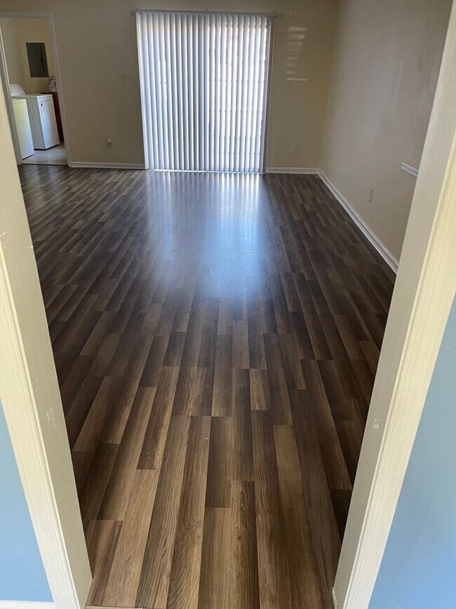 Sliders off Family room to yard - 221 Bailiff Ct
