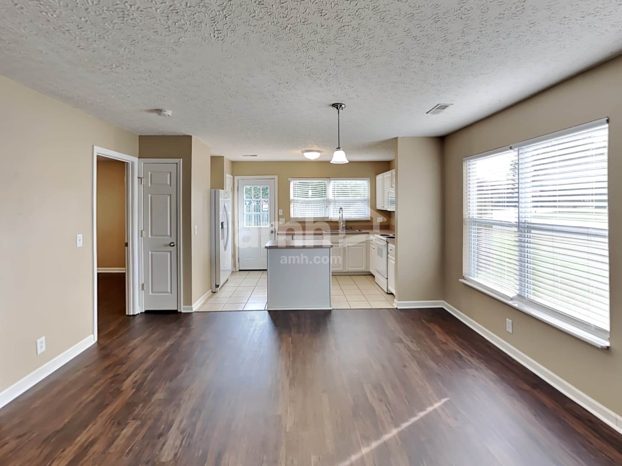 Building Photo - 1700 Stone Hollow Ct