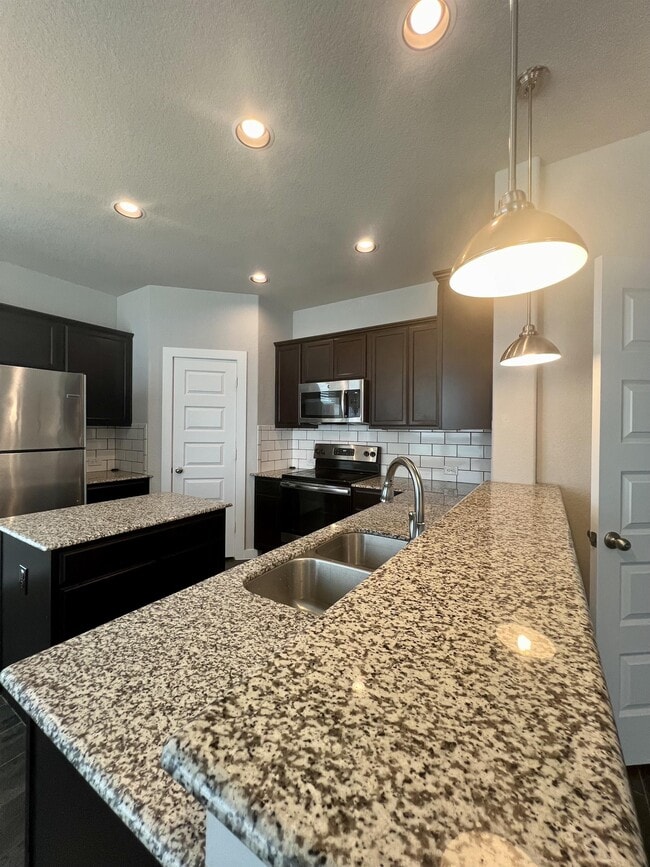 Building Photo - 374 Creekside Curve