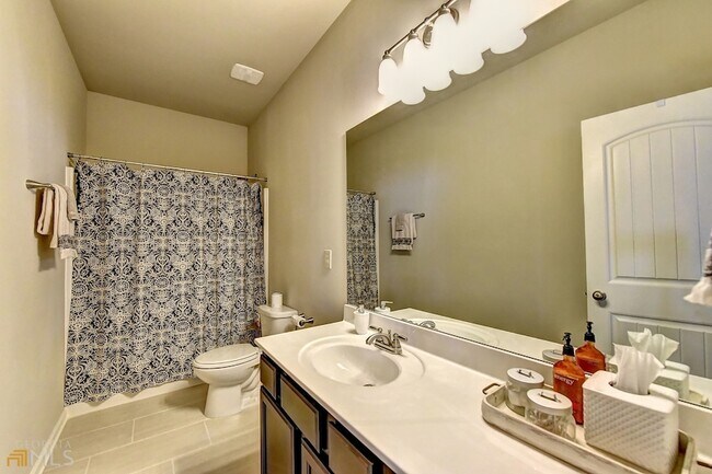 Building Photo - 2245 Black Pebble Cir