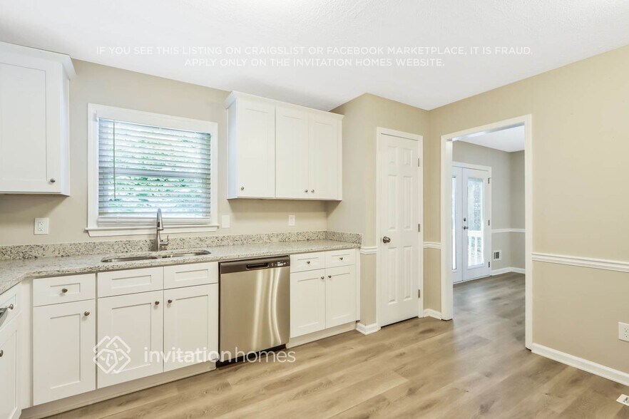 Building Photo - 4130 Summer Wood Dr