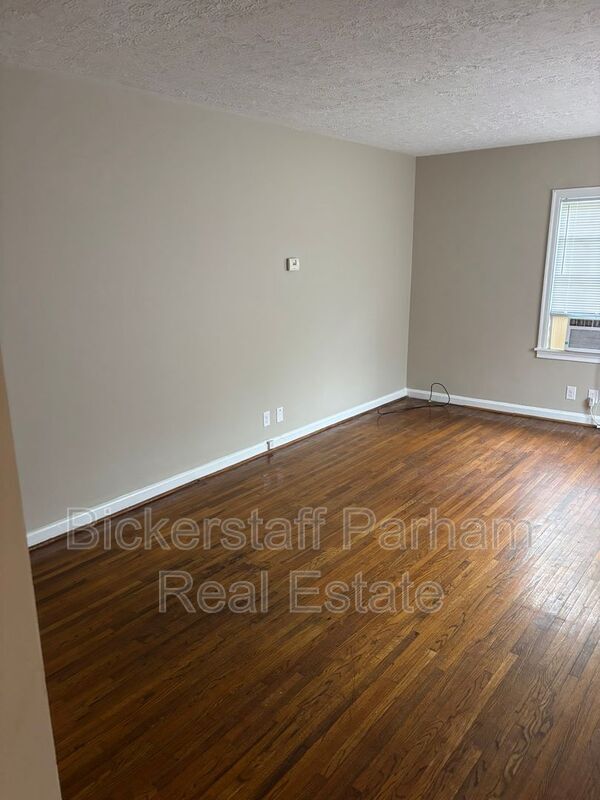 Building Photo - 3931 Dexter Dr