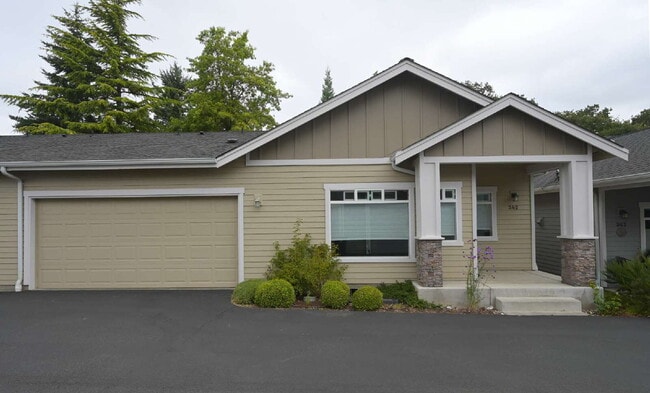 Primary Photo - 2 bed 2 bath 2 car garage, in Sequim