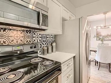 Building Photo - Welcome to Your New Home in the Heart of Denver!
