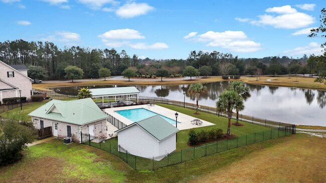 Building Photo - 230 Sonoma Dr