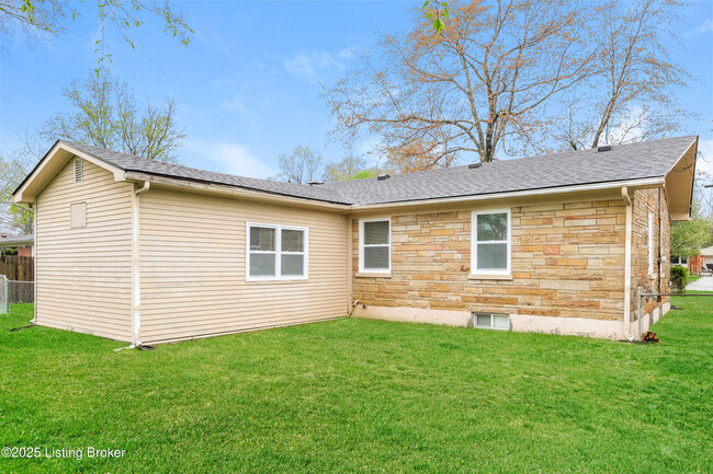 Building Photo - 2525 Coronet Dr
