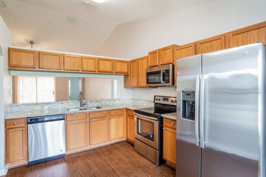 Building Photo - 3268 Avalon Dr