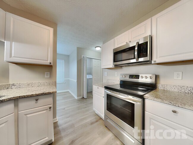 Building Photo - 1528 Cardinal Ln