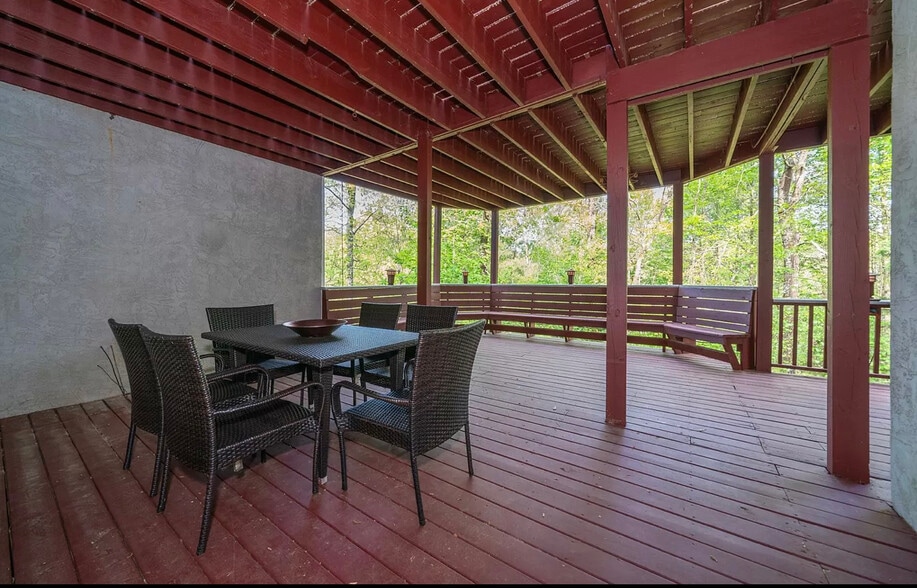 Private deck - 509 Gallery Plz