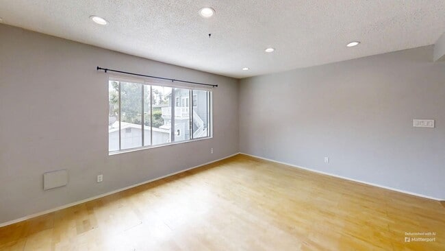 Building Photo - Charming 1 Bed, 1 Bath – Steps from the Or...