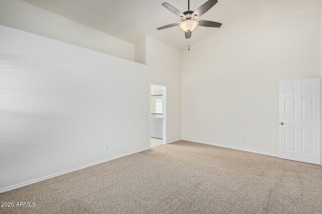Building Photo - 8495 S Maple Ave
