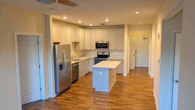 Building Photo - 110 Trotter Rd