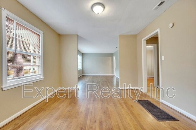 Building Photo - 1720 University Blvd