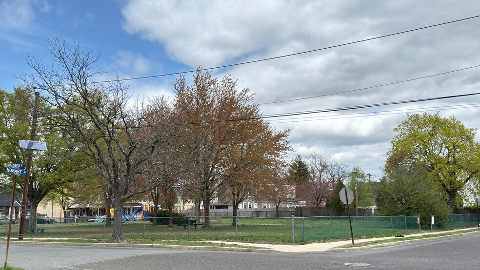 Building Photo - 2030 Liberty St