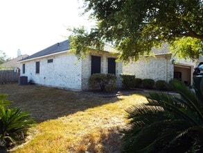Building Photo - 2207 Brimmage Dr