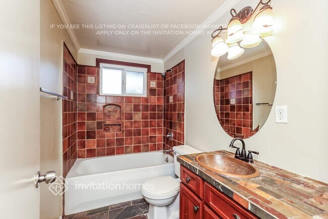 Building Photo - 1467 Michigan St