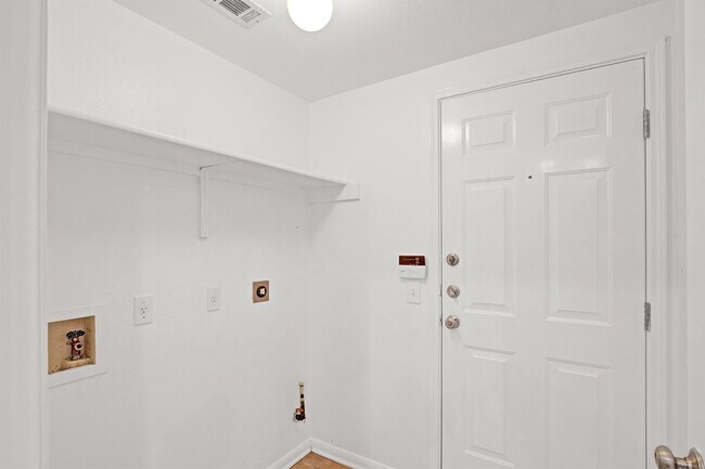 Building Photo - 10718 Claywood Dr