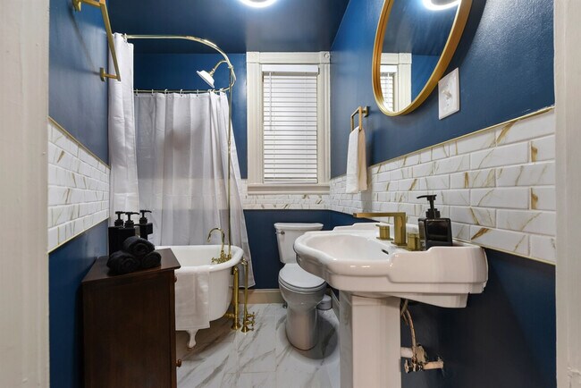 Building Photo - 3531 Fleming Ave