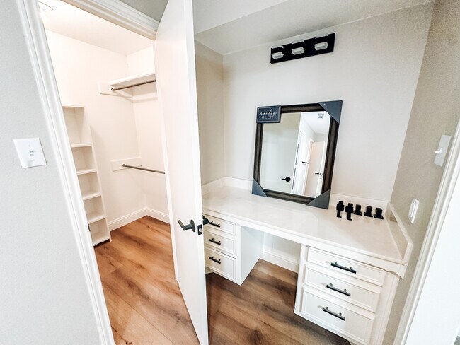 Building Photo - 5712 73rd St