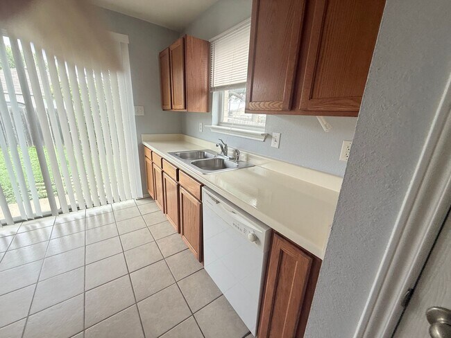 Building Photo - 10607 Shaenview