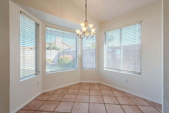 Building Photo - Beautifully Updated 4-Bedroom Home with Easy Access to Loop 101!