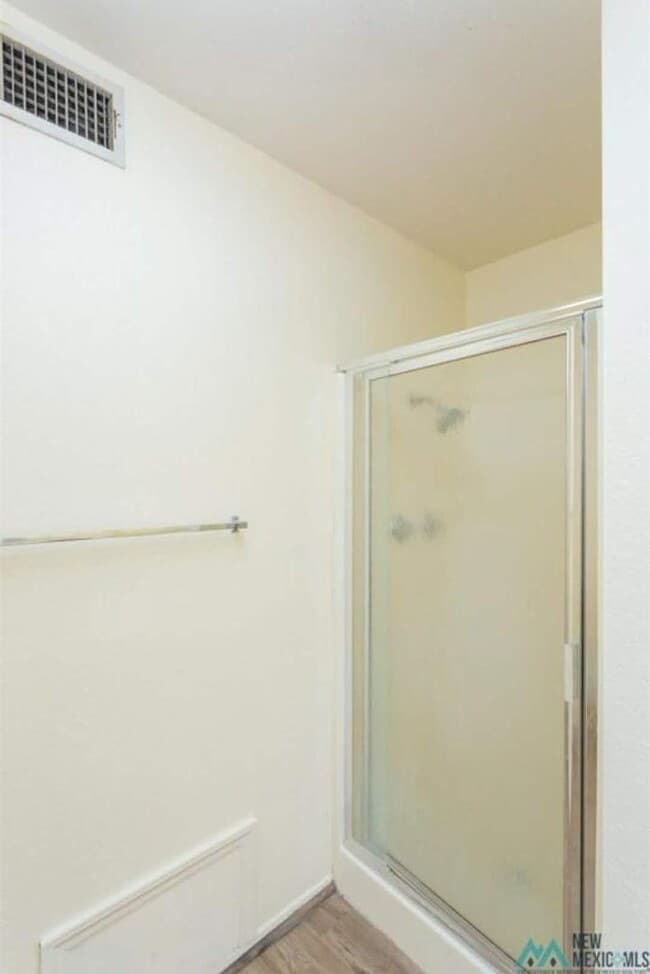 Building Photo - 1009 W Poe St