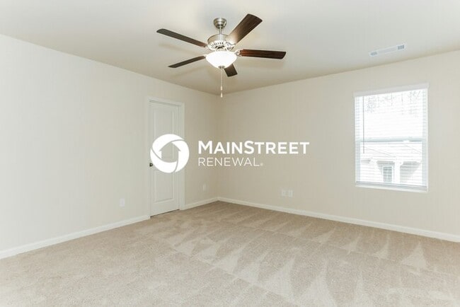 Building Photo - 4 Bedroom Pet-Friendly Home in Covington, GA with Main Street Renewal