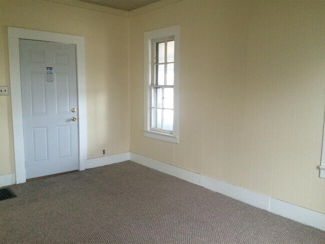 Building Photo - 203 Sumner St
