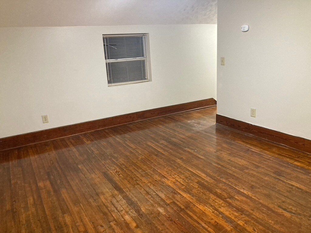 Building Photo - 306 Reber Ave