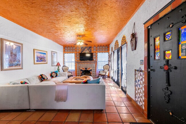Primary Photo - 24 Fullerwood Dr