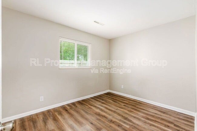 Building Photo - 776 Northview Ave