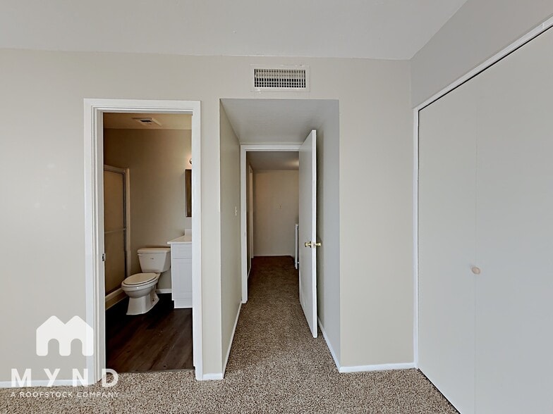 Building Photo - 5924 N 83rd St