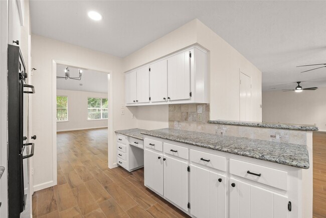 Building Photo - 3711 Fernview Dr