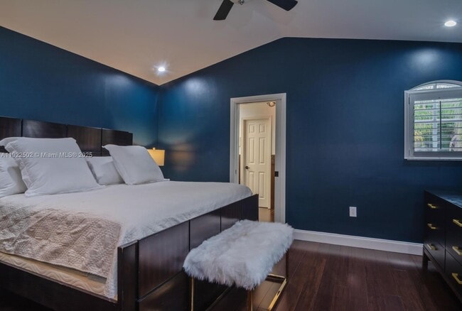 Building Photo - 1140 Chestnut Ln