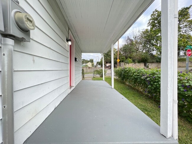 Building Photo - Home on Steele