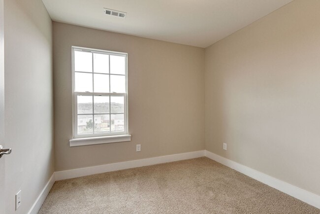 Building Photo - Townhome in Goodlettsville, Only 12 miles ...