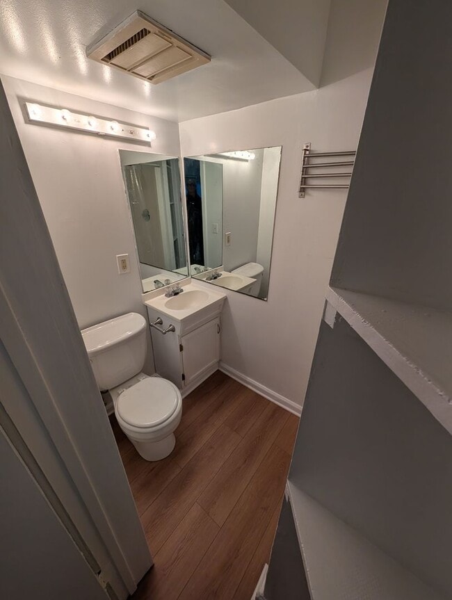 Building Photo - Georgetown Townhouse (Close to the West End and Dupont)