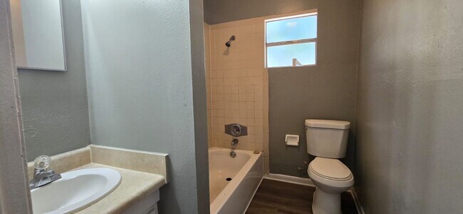 Building Photo - 829 Texas Ave